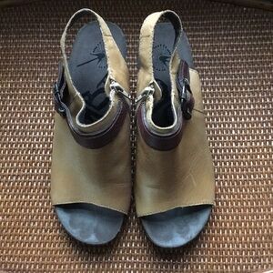 OTBT Lanier Leather Peep Toe Wedges